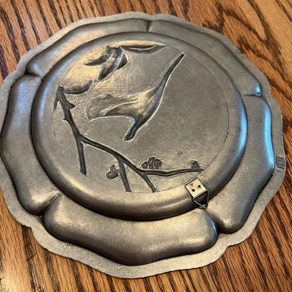 Etains du Manoir Metal Wall Plate/Bird Hanging. French Pewter Trinket Dish. - Picture 2 of 7